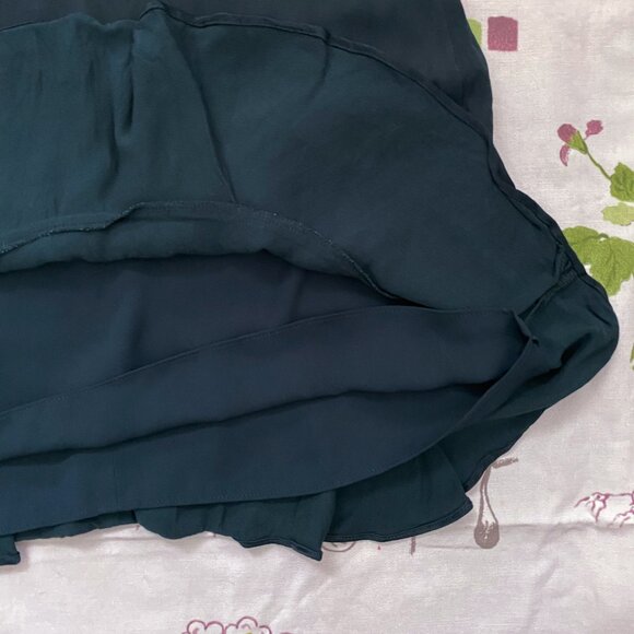 Aritzia Sunday Best Fluted Ruffle Hem Mini Skirt Dark Green Size 0 - Picture 8 of 8